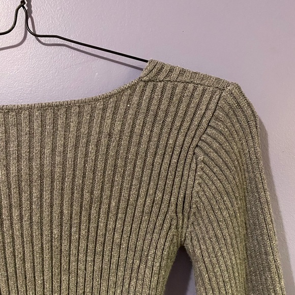 Elegant Style Long Sleeve Top - Picture 6 of 6